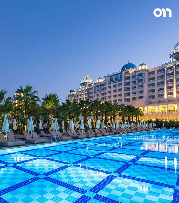 Geleneksel Türk kültürünü modern otelcilik anlayışıyla birleştirerek, her misafirimize evindeymiş gibi hissettiriyoruz. 